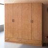 Armario de cuatro puertas